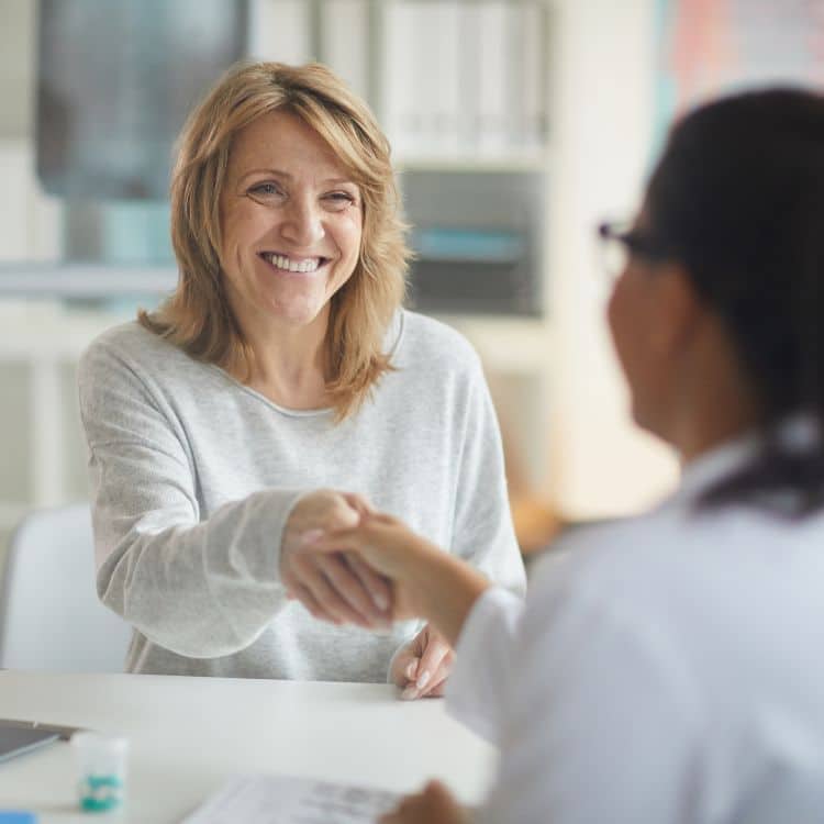 patient visiting her doctor