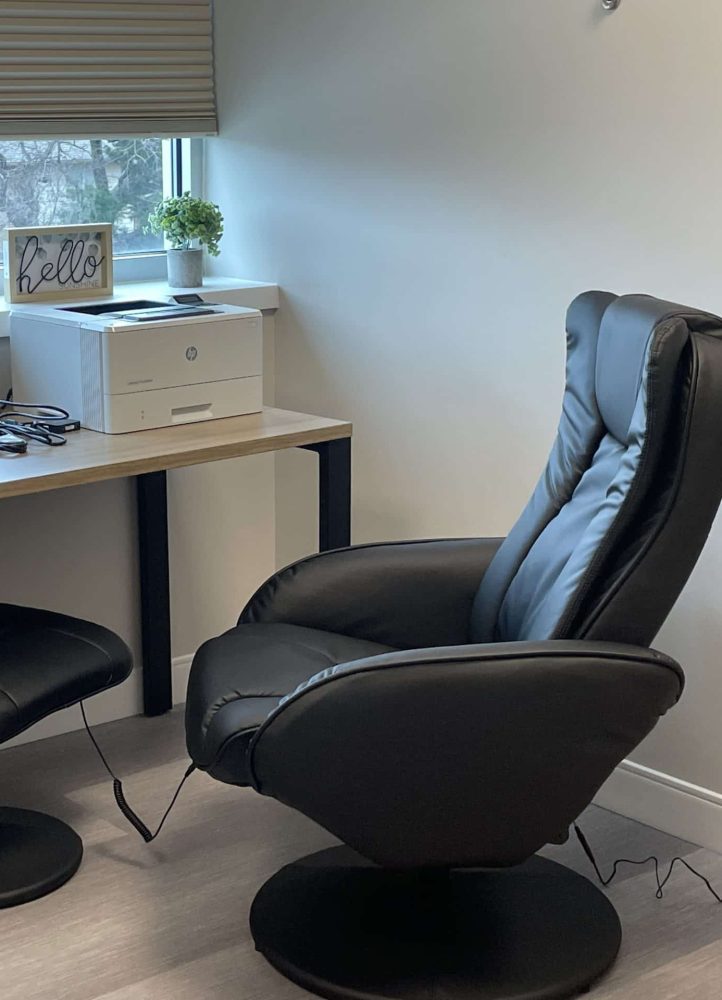 executive-rehab-detox-room-desk-chair